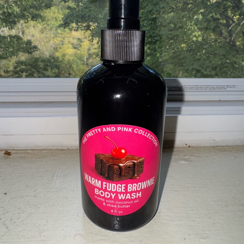 Warm Fudge Brownie Body Wash - Black and Pink
